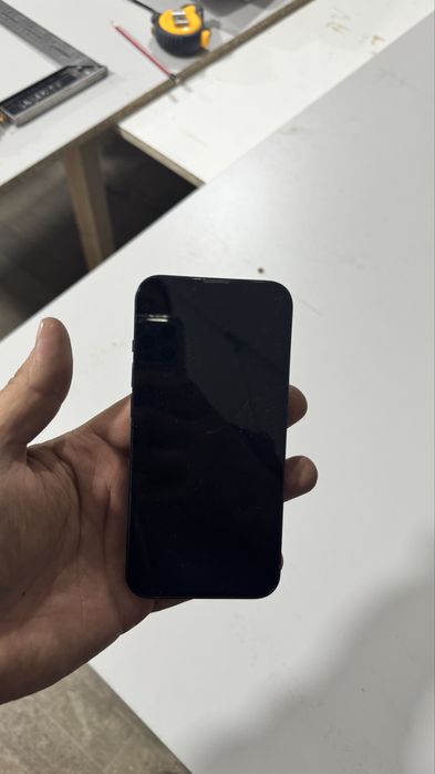 Apple 13 128g отличного состояние