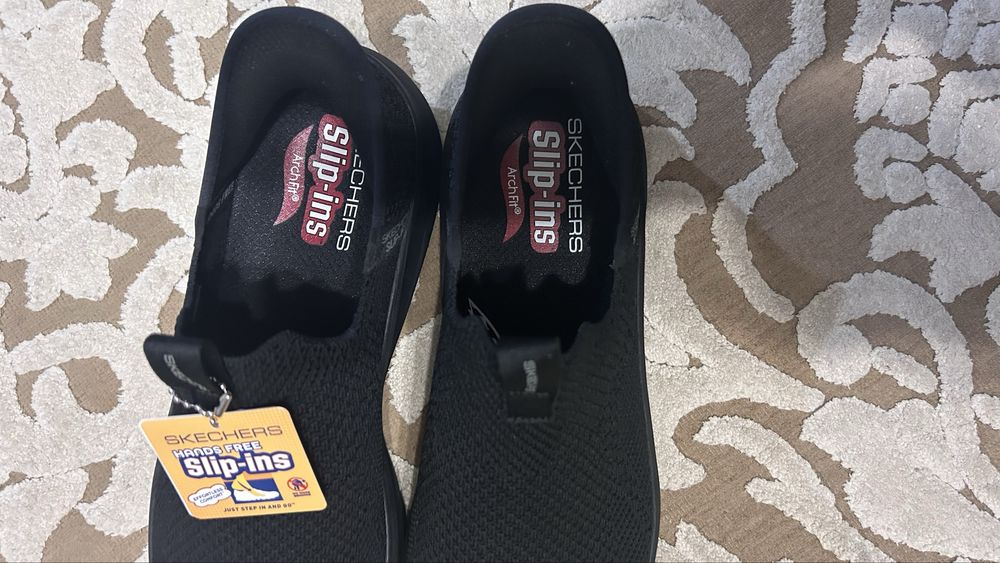Продам красовки skechers новые из США