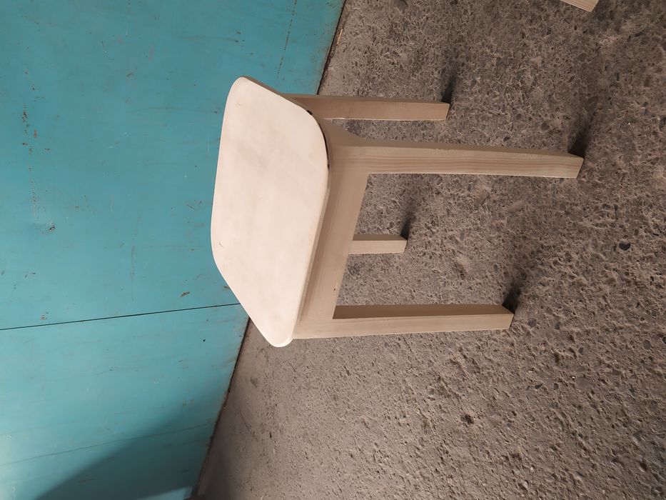 Продам табуретки детские столы стулья