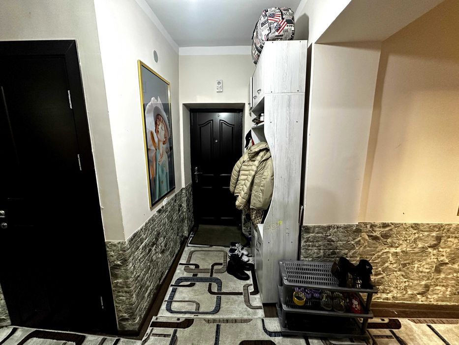 Уз уйимми сотаман СРОЧНО Янгихает 7А, 3 хона 1 этаж  - 70 000 у/е