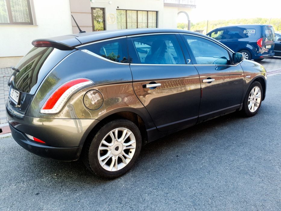 Lancia Delta 3  Motor 1.6 diesel
Dublu Climatronic
Tapiterie Piele+Alcantara Isofix
Pilo