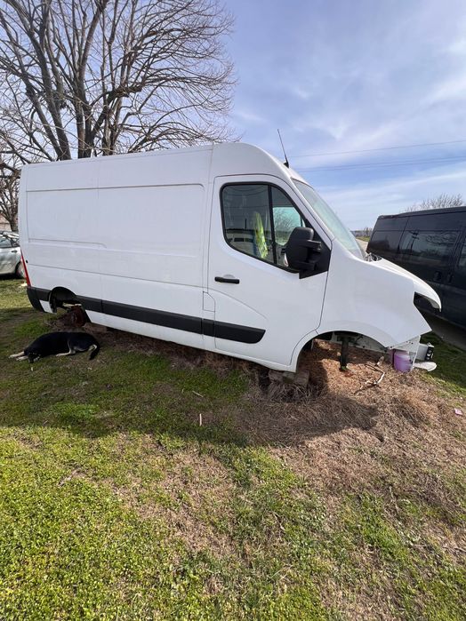 Nissan NV400-Продава се  цял