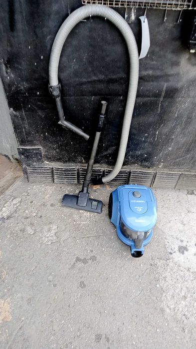 Продам пылесос стаканчиковый