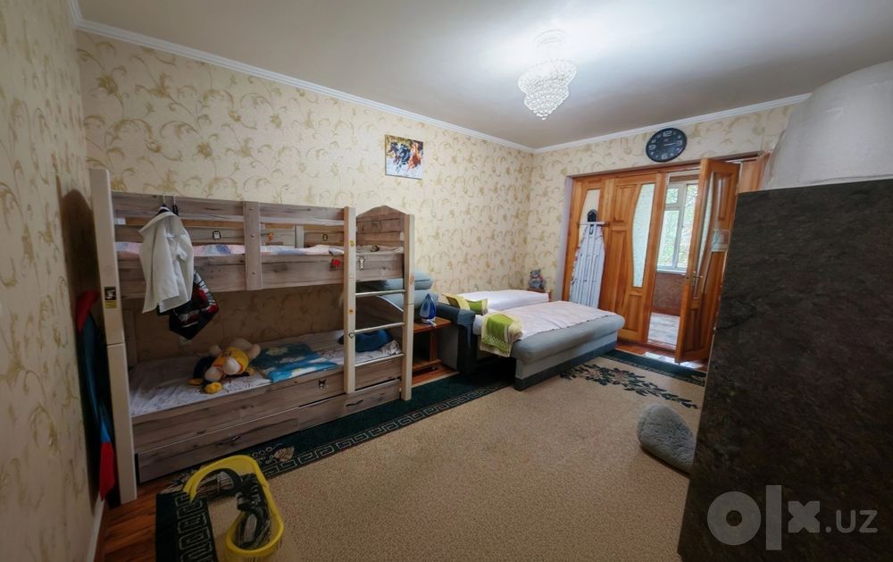 Продается квартира Юнусабад 18 квартал, 2/1/4. Своя