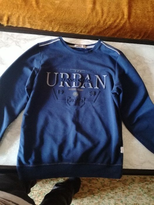 Продавам детска фланелка BAHAMAX