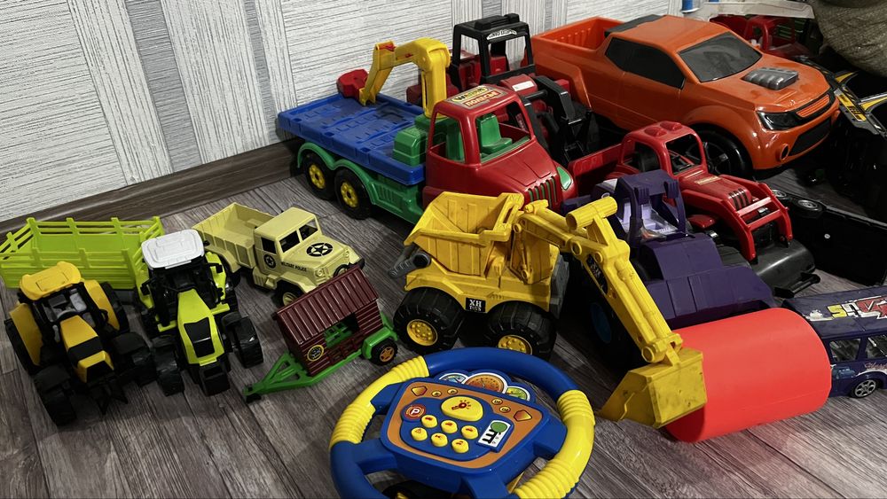 Продам игрушки машинки