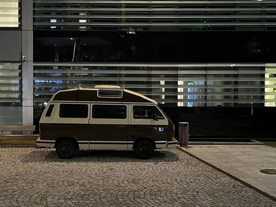 Продавам подвижен бар с развит бизнес