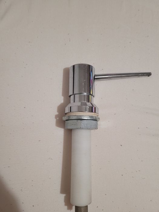 Pompa(dozator) sapun Baterie lavoar Kludi