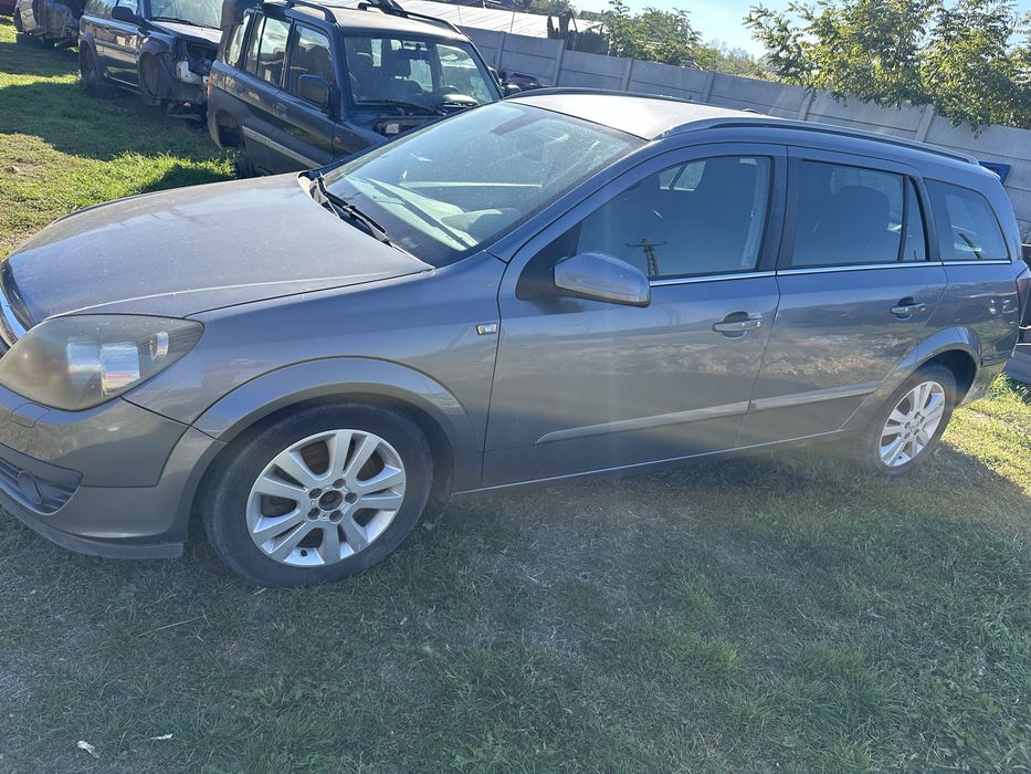 Dezmembrez Opel astra h 1.9 diesel 150 de cai 6 trepte an 2006