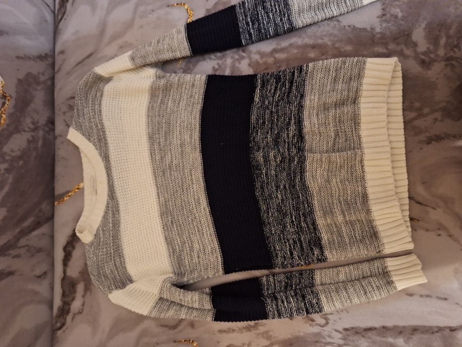 Дамски спортни дрехи и блузи  М