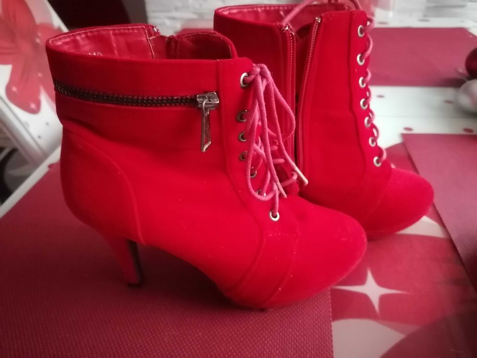 Vand Pantofi sí cizme