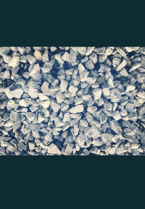 Продаем песок отцев отсеф щебень цемент в мешках