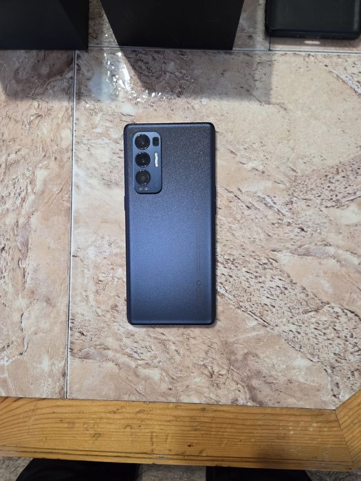 Продавам телефон OPPO Find X3 Neo