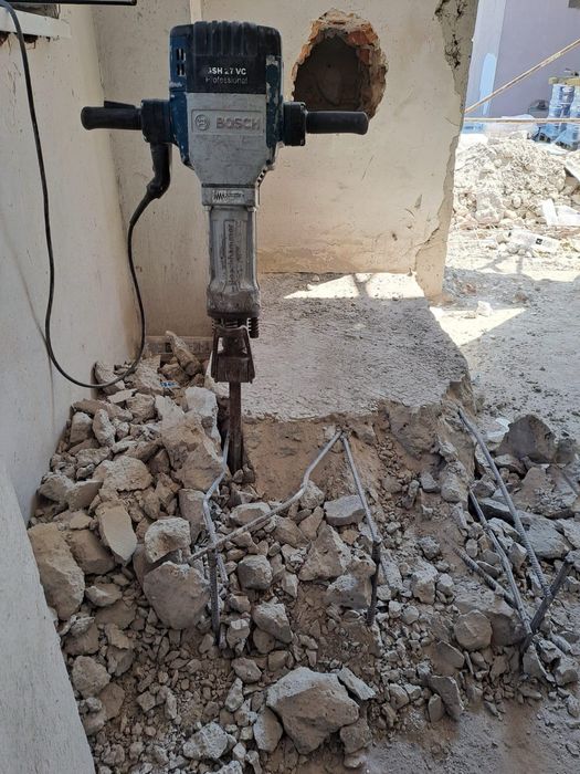 Demolari,taieturi in beton,spargem beton,decupari usi,gresie faianta.