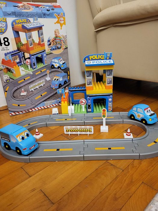 Joc-Stație de poliție lego+mașinuțe