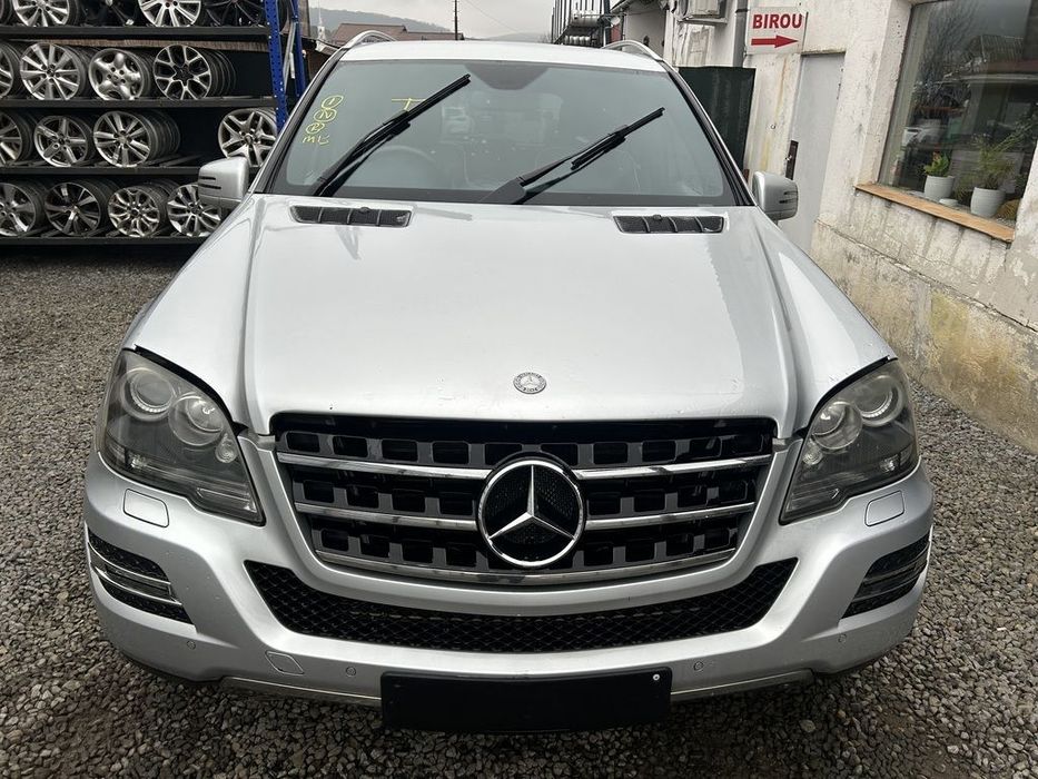 Aripa Dreapta Fata Mercedes ML W164 Facelift 2008 - 2011 4 Usi SILVER (1425)