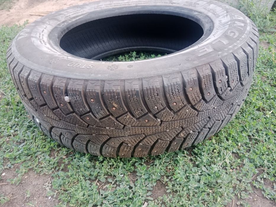 Продам шипованные шины буу