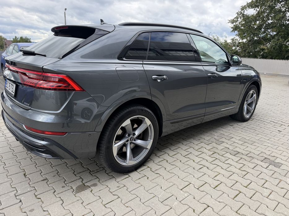 Vand Audi Q8 2021 —Mild hibrid 3.0-164 mii km luata de noua reprezentanta Bacau!