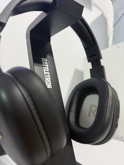 Casti wireless Guess