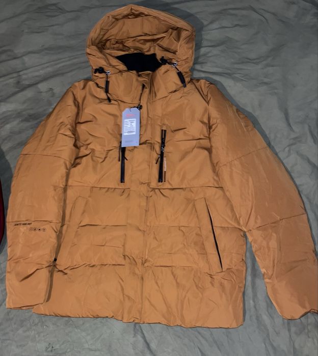 НОВЫЕ Зимние куртки монотонные