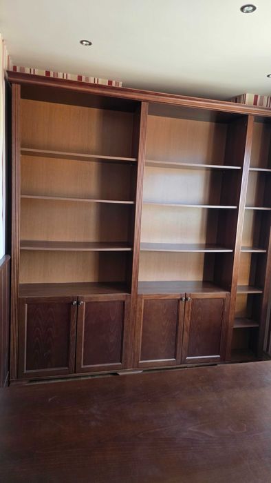 Мебели за офис/кабинет от масивна дървесина бюро, библиотека, шкаф