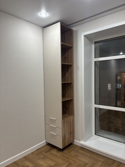 Продам стенку + стол между ними