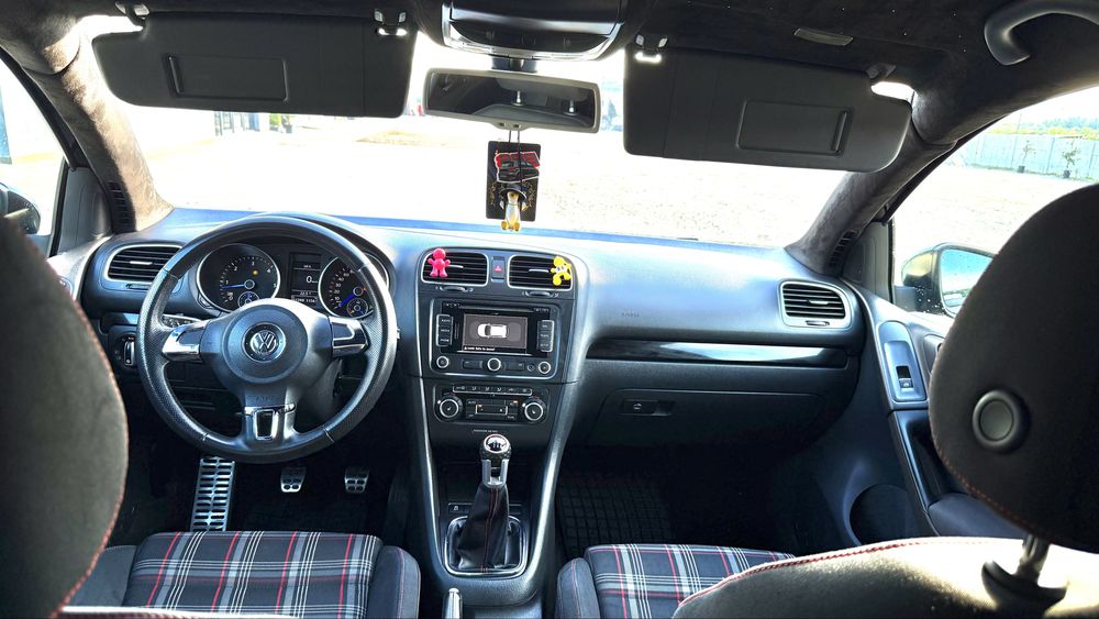 VOLKSWAGEN Golf 2011 — imagine 5