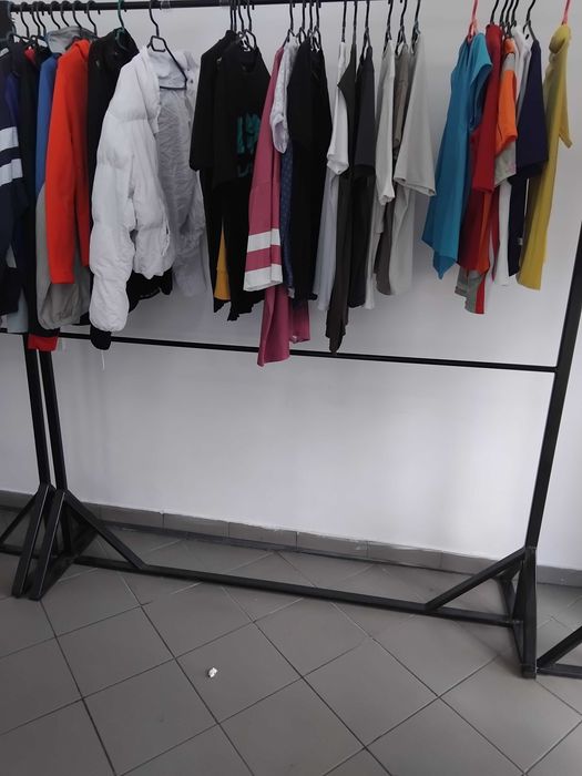 vand stendere pentru haine , umerase, birou