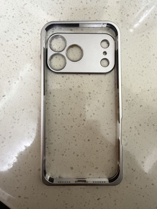 Iphone 17 pro Max метал чехол