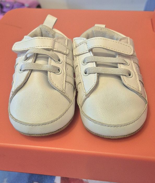 Pantofi sport pentru bebelusi
