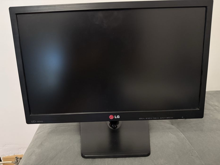 Monitor PC LG 19EN33S - B