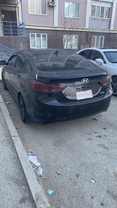 Hyundai Elantra 2012