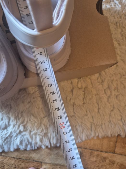 Детски сандали UGG