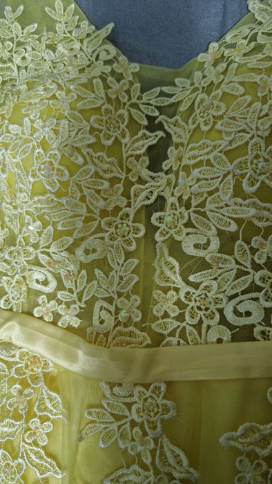 Rochie galbena lunga cu model paiete