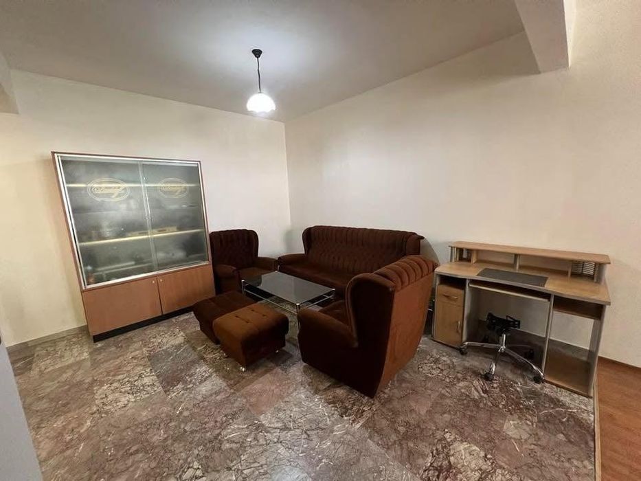 Дава се под наем Двустаен апартамент в София, Център - 65 кв.м за 600 € - Снимка #1