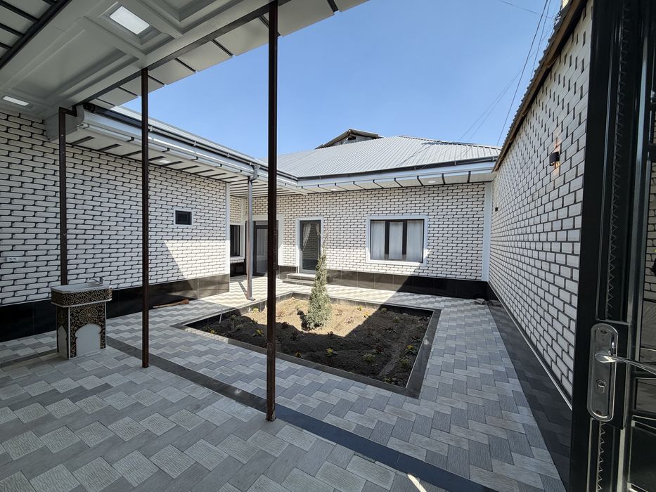 Навои шахардан ваен гарадогдан. Катэдж сотилади  евро ремонт