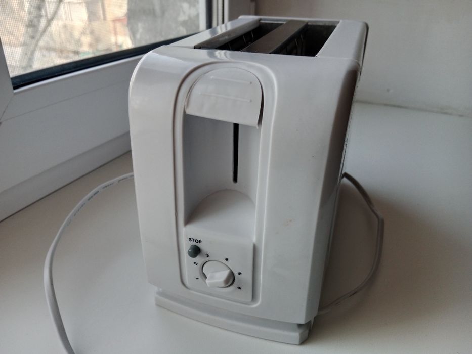 Продам тостерницу NOVA RX 2219C новая