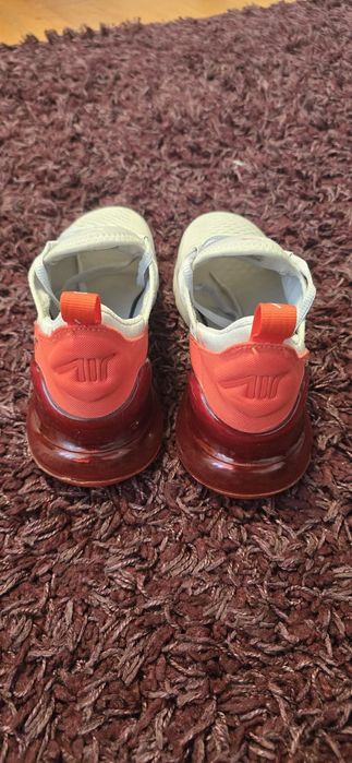 Vand adidasi Air max 270
