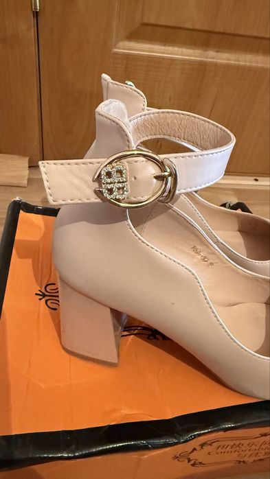 Женское туфли и обувь 38-39рр