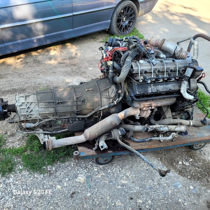 Продавам  двигател  м67  3.9 д v8 bi turbo  e38