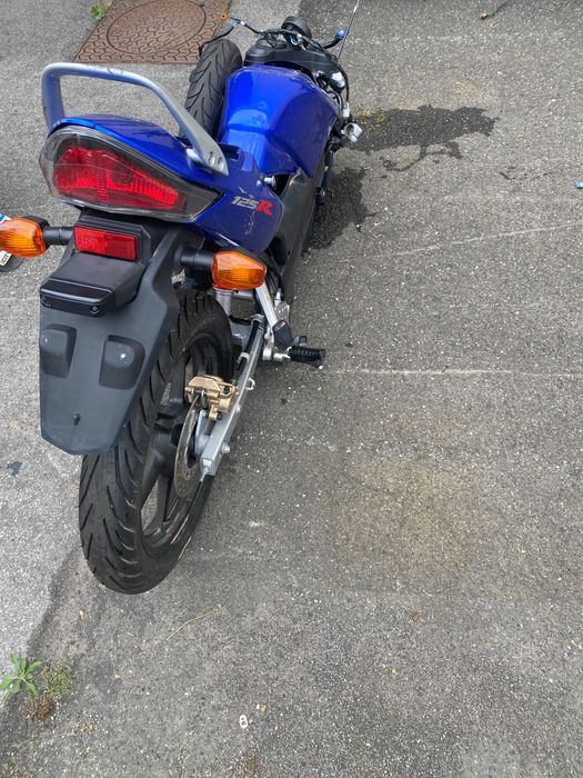 HONDA CBR 125 cc / ХОНДА ЦБР 125 кубика НА ЧАСТИ