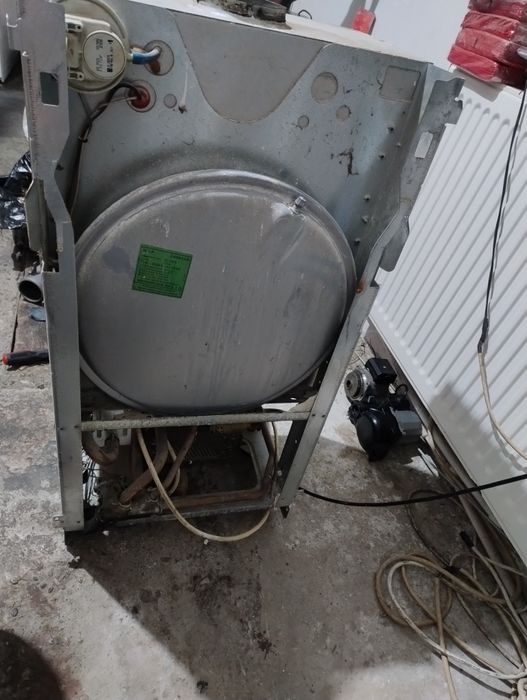 Cetrala vaillant cu pompa defecta  pentru piese 500 lei