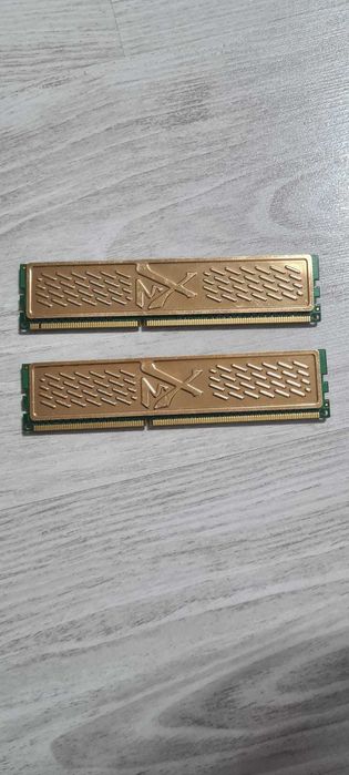 Kit RAM DDR3 2x4GB, placute cu radiator