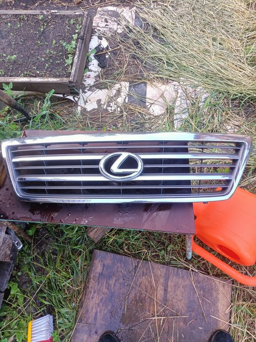 Продам решетку радиатора