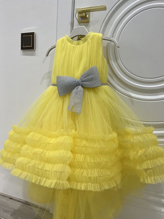 Продам детские платья от 4 до 10 лет