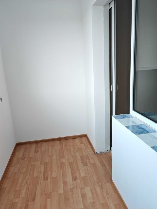 Продавам двустаен апартамент в кв. Деленките с. Айдемир