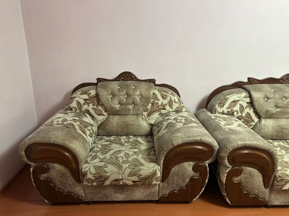 Продам диваны комплект