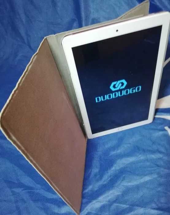 Tableta Excelenta pentru jocuri Dual Sim   10 inch 4 GB RAM / 64 GB