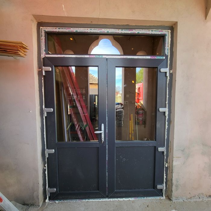 Termopane usi de garaj rulouri veranda balcon