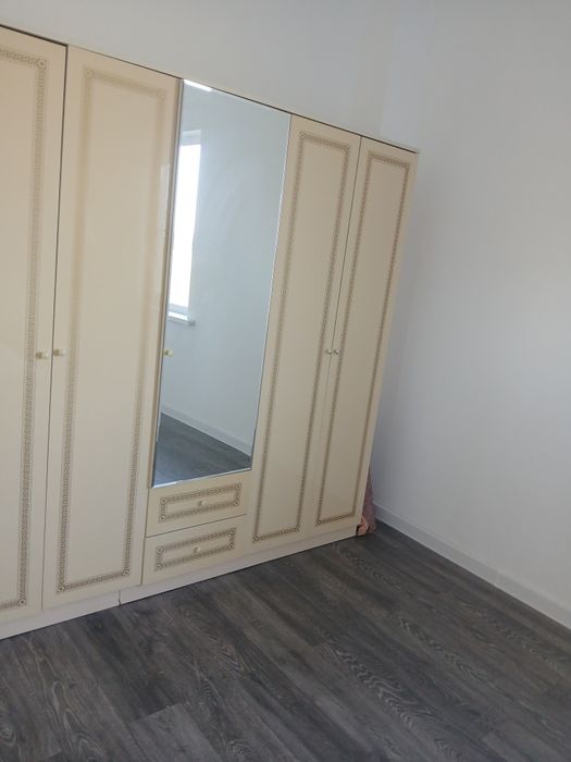 Продам спальный гарнитур